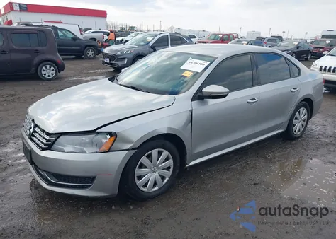 2012 Volkswagen Passat 2.5L S из США, поврежденный, VIN 1VWAP7A3XCC069263